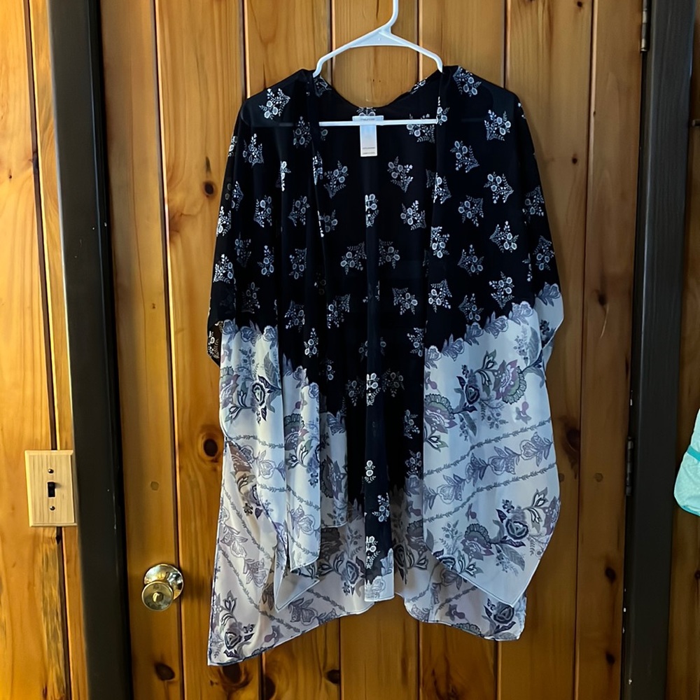 Maurices women’s kimono, one size fits all
